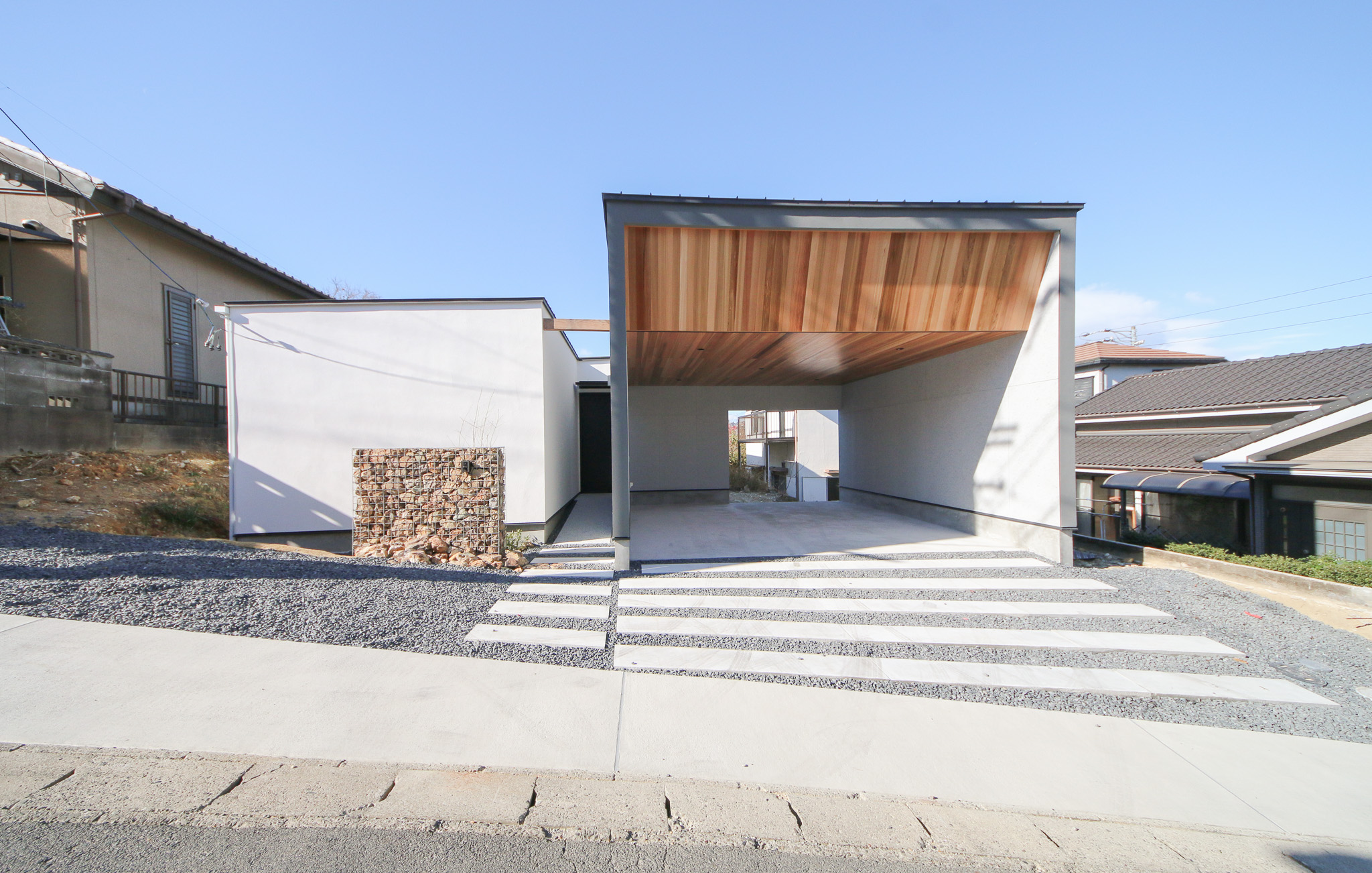 建築家と建てる家｜インナーガレージのある美しい平屋モデルハウス アイキャッチ画像